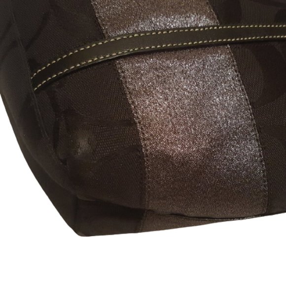 ๐ฟCOACH Signature Silver Stripe Legacy Canvas Tote๐ฟ - Picture 6 of 13